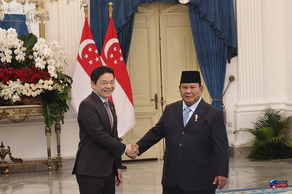 PM Lawrence Wong Tiba di Jakarta, Gelar Pertemuan Tahunan Leaders’ Retreat dengan Presiden Prabowo