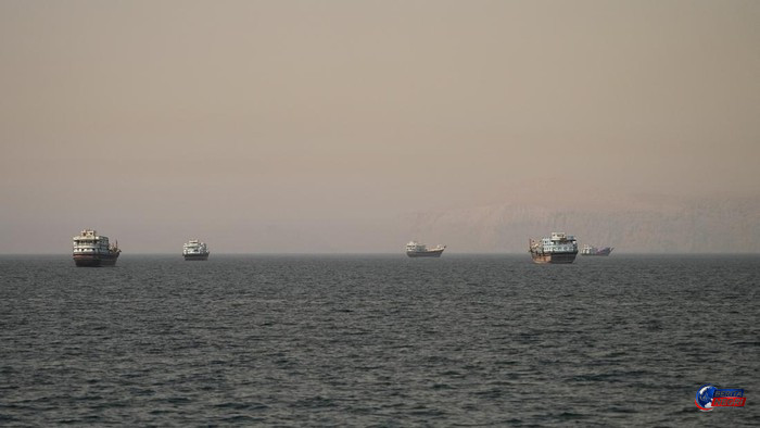 AS Serang Selat Hormuz Usai Iran Lancarkan Rudal ke Kapal Komersial