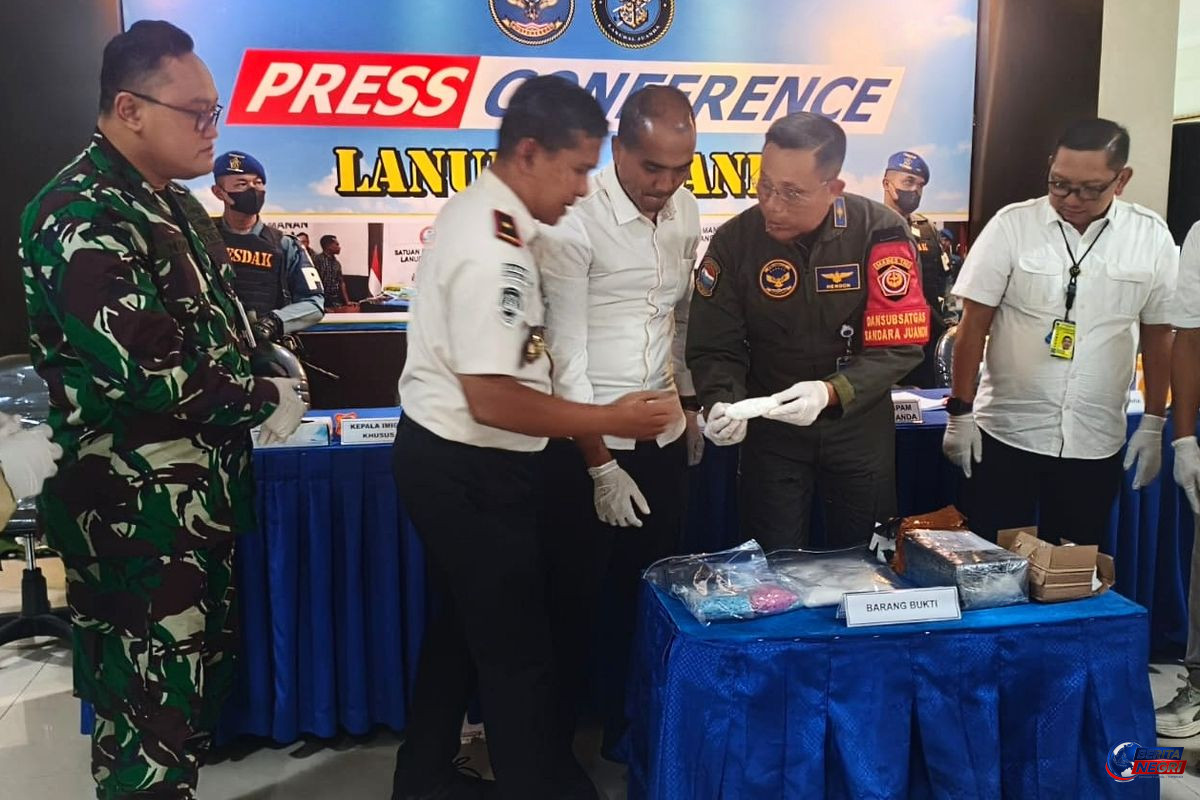 WN Malaysia Ditangkap di Bandara Juanda, Selundupkan 990 Gram Sabu dan 1.089 Butir Ekstasi dengan Modus Korset