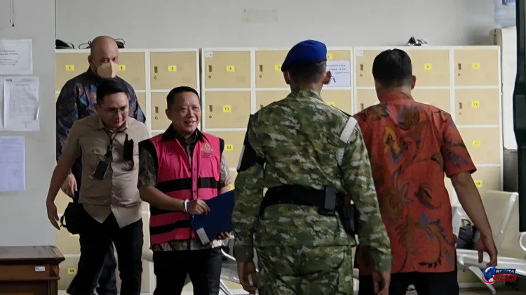 Febrie Adriansyah Jalani Pemeriksaan Perdana sebagai Tersangka TPPU, Dibawa dari Rutan KPK ke Kejagung