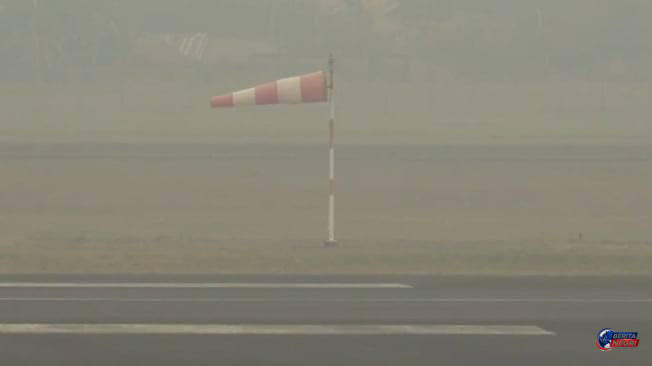 Kabut Asap Karhutla Ganggu Penerbangan di Palembang, Jarak Pandang Sempat Hanya 600 Meter